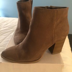 New Directions Zali Casual Boots, Tan, faux suede. Size 7 *Worn twice*